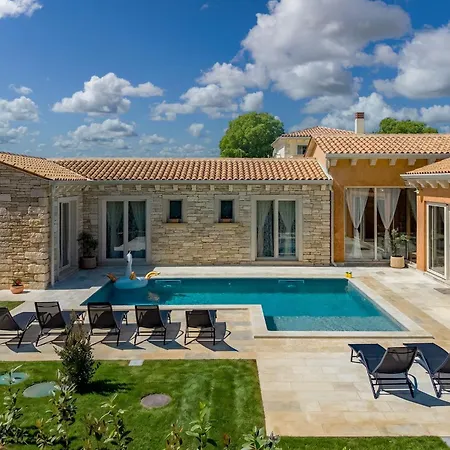 Сasa de vacaciones Stonica - Rustic Istrian Pool Retreat Kringa