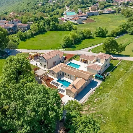 Stonica - Rustic Istrian Pool Retreat Kringa