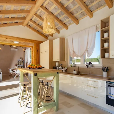 Stonica - Rustic Istrian Pool Retreat