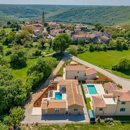 Stonica - Rustic Istrian Pool Retreat Kringa