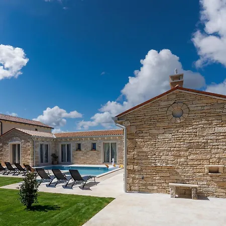 Stonica - Rustic Istrian Pool Retreat Hébergement de vacances Kringa