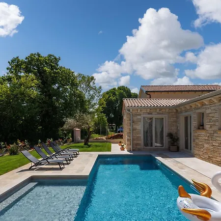 Stonica - Rustic Istrian Pool Retreat Semesterbostad Kringa