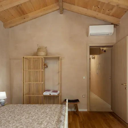Stonica - Rustic Istrian Pool Retreat