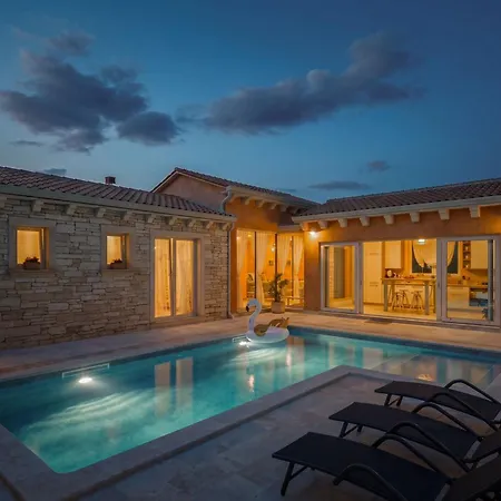 Hébergement de vacances Stonica - Rustic Istrian Pool Retreat Kringa