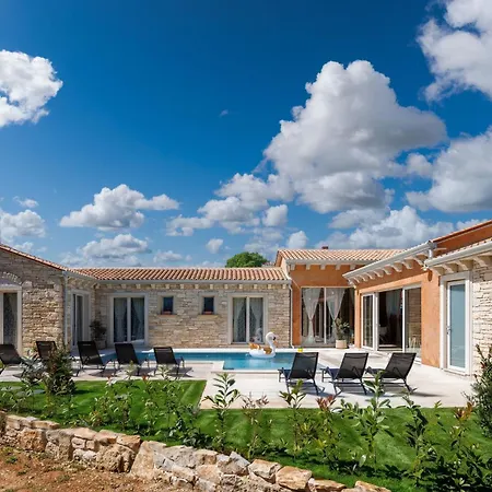 Stonica - Rustic Istrian Pool Retreat Semesterbostad Kringa